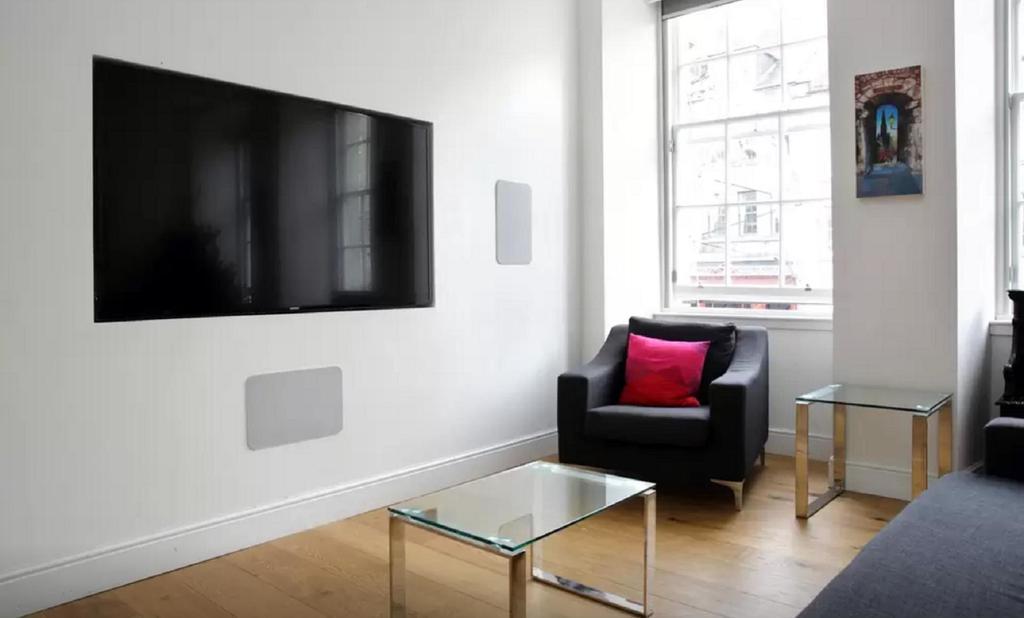 Clamshell Land - Royal Mile Apartment Edinburgh Exterior photo
